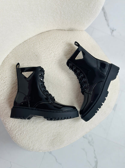 Wunderschön gefertigte Orthopädische Stiefel