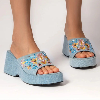 MW | Elegante und detailreiche stützende Sommersandalen