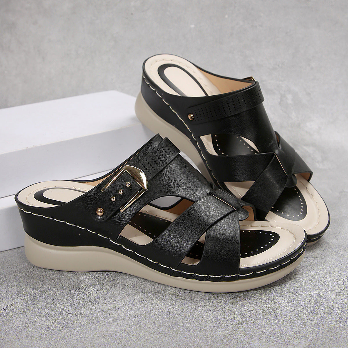 Anmutige Orthopädische Sandalen für modernen Look