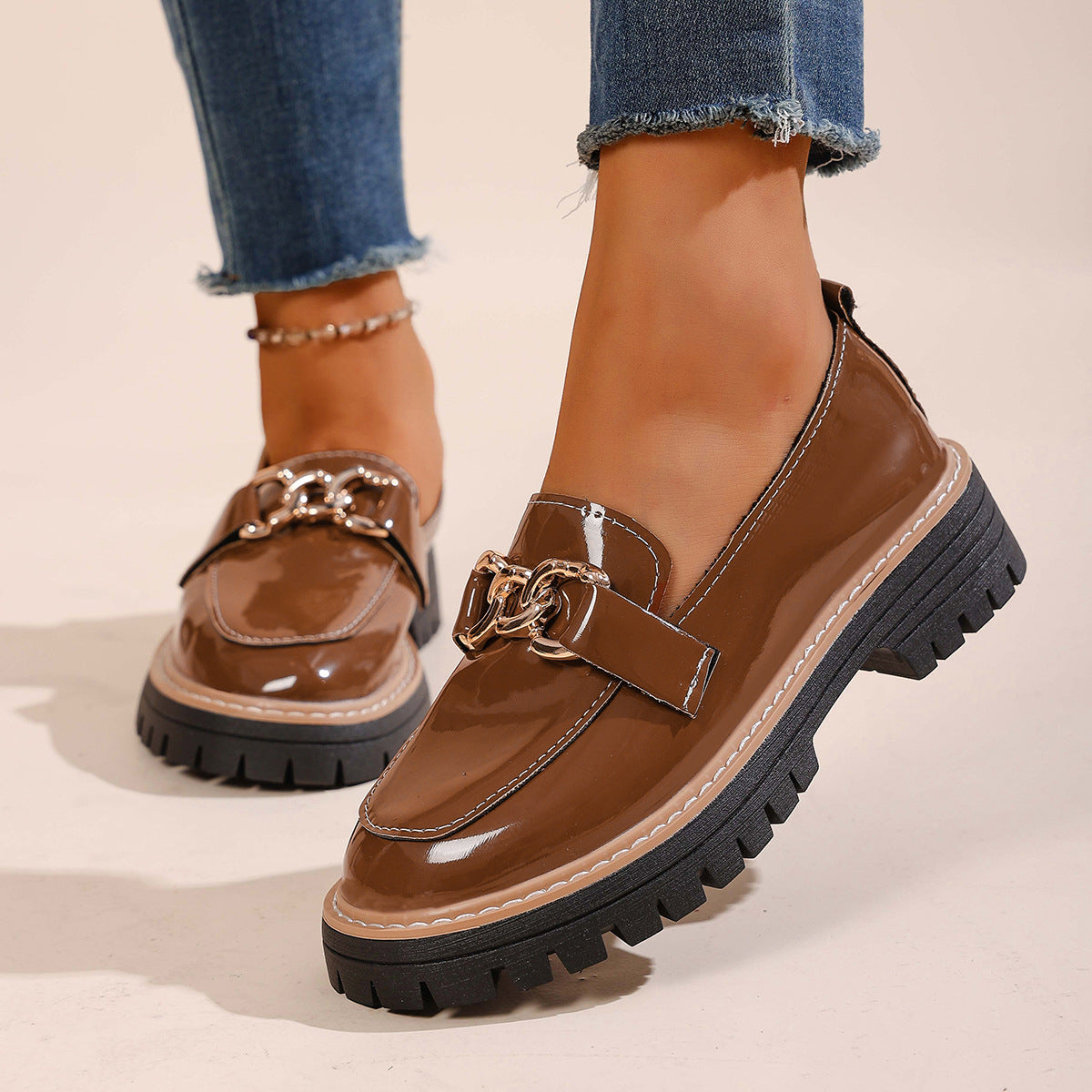 Klassische Orthopädische Schuhe mit zeitlosem Stil