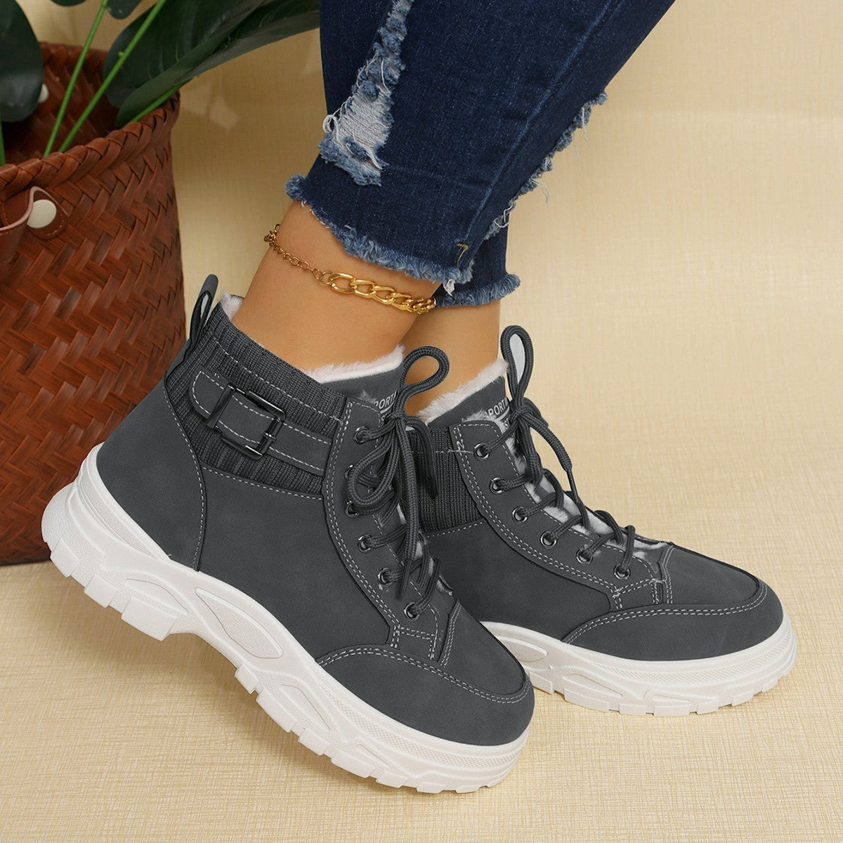 Anmutige Orthopädische Stiefel für modernen Look