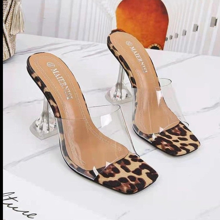 Schicke Orthopädische Sandalen mit einzigartigem Design