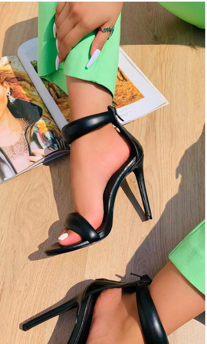 Anmutige Orthopädische Sandalen für modernen Look