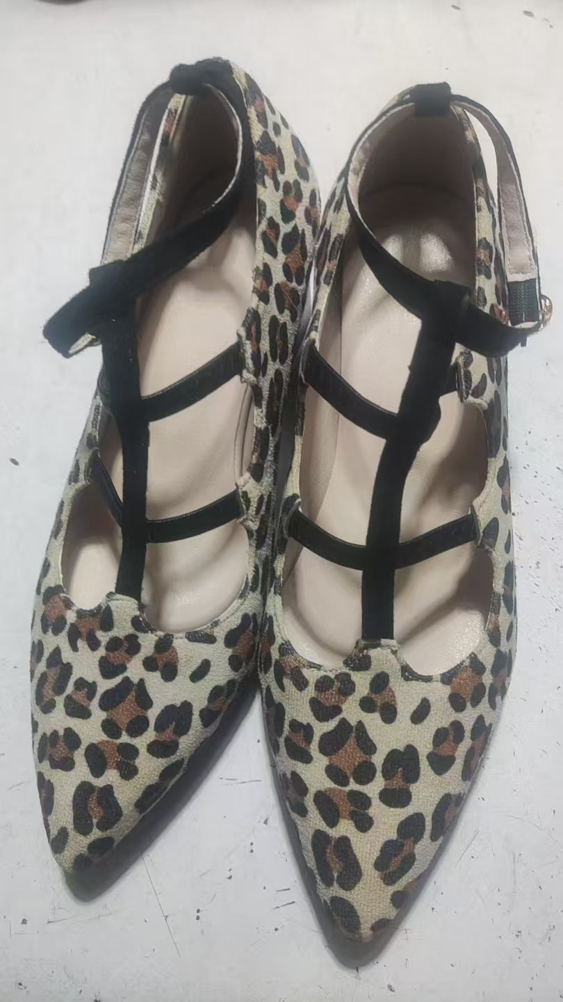 Klassische Orthopädische Schuhe mit zeitlosem Stil