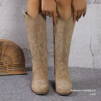 Anmutige Orthopädische Stiefel für modernen Look