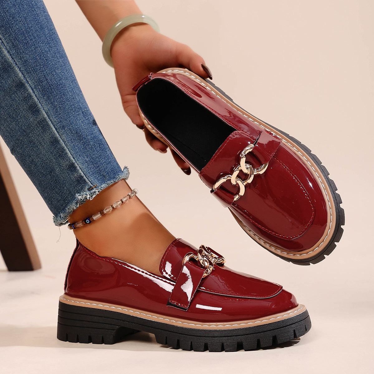 Klassische Orthopädische Schuhe mit zeitlosem Stil