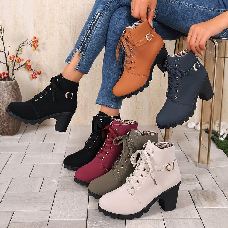 Klassische Orthopädische Stiefel mit zeitlosem Stil