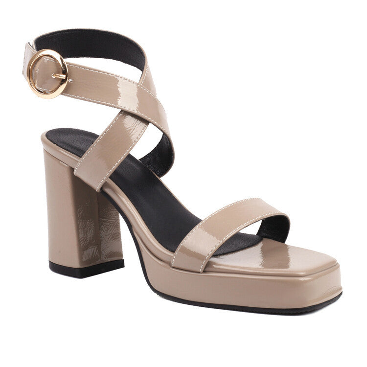 Anmutige Orthopädische Sandalen für modernen Look