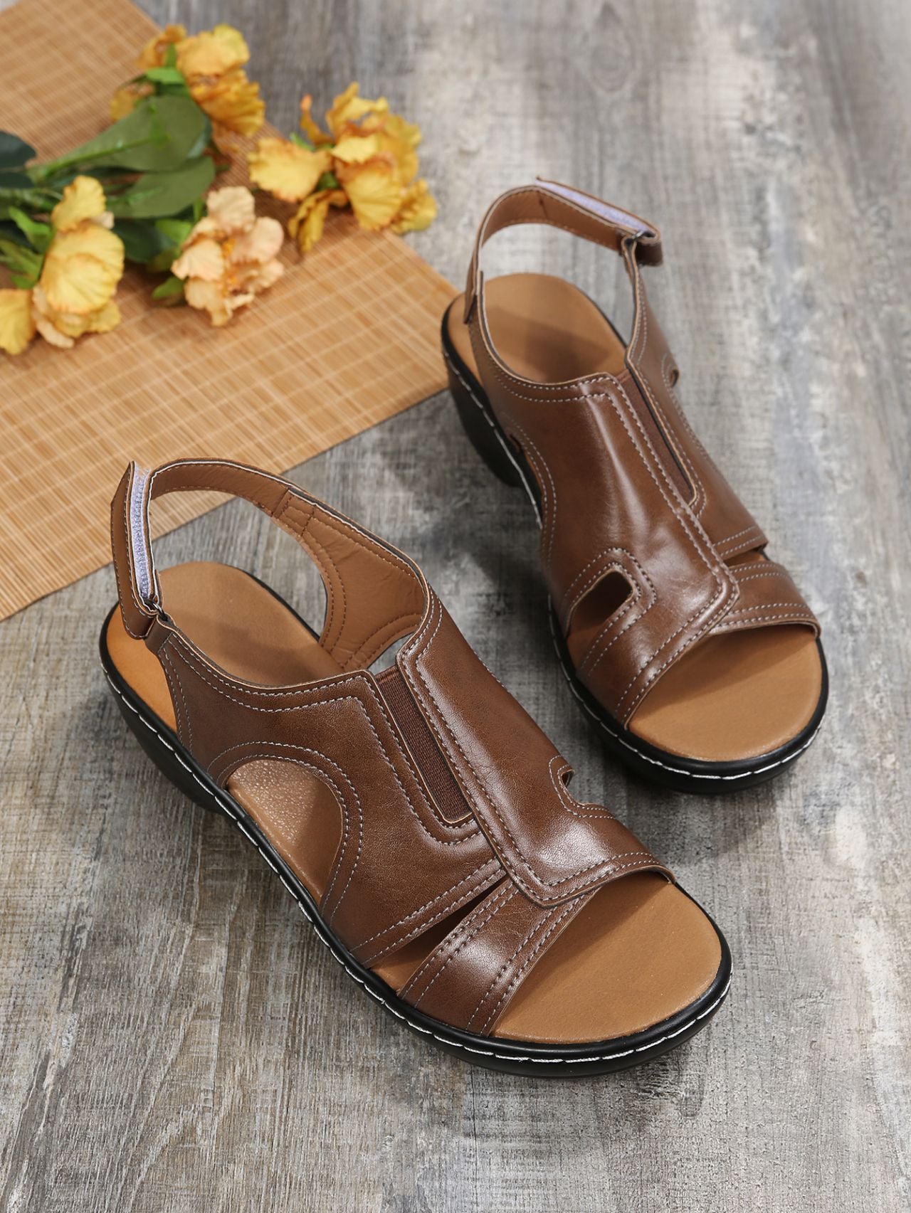 Vintage inspirierte Orthopädische Sandalen