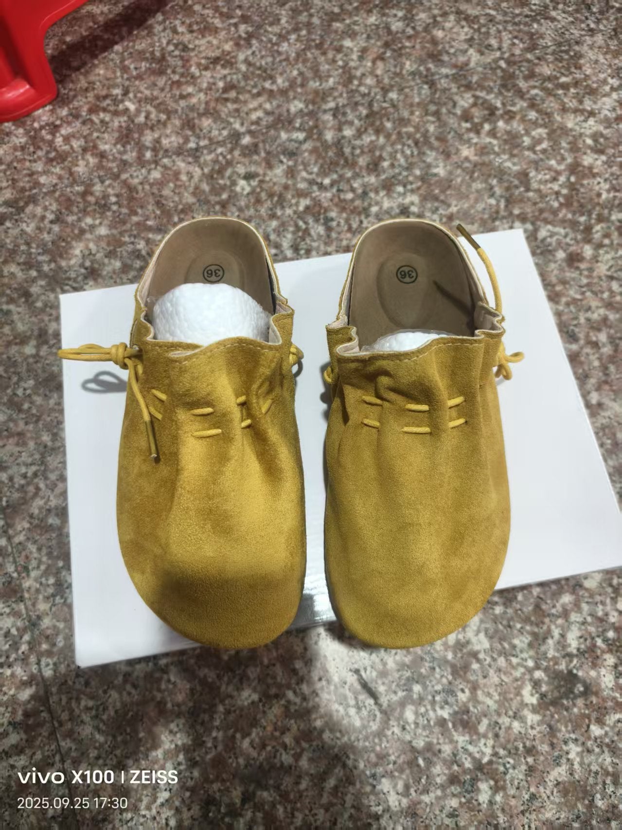 Klassische Orthopädische Schuhe mit zeitlosem Stil
