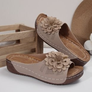 Anmutige Orthopädische Sandalen für modernen Look