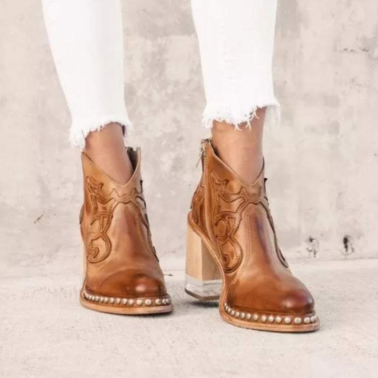 Anmutige Orthopädische Stiefel für modernen Look