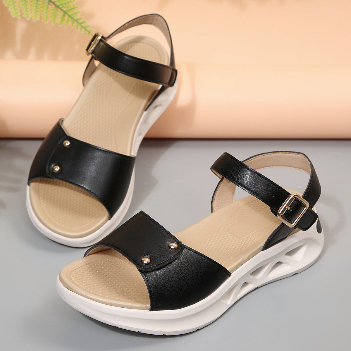 Schicke Orthopädische Sandalen mit einzigartigem Design