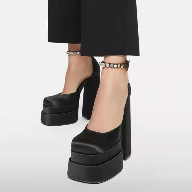 Klassische Orthopädische Sandalen mit zeitlosem Stil