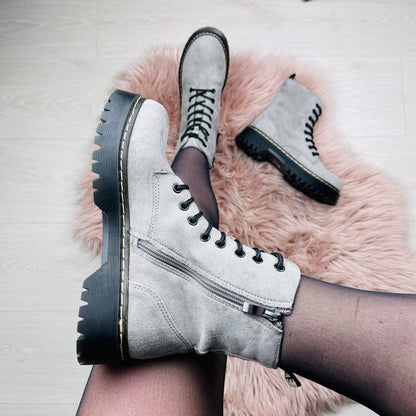 Anmutige Orthopädische Stiefel für modernen Look