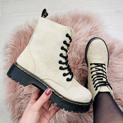 Elegante Orthopädische Stiefel für jeden Schritt