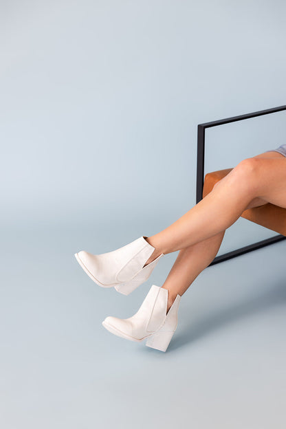 Klassische Orthopädische Stiefel mit zeitlosem Stil