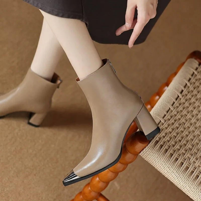Klassische Orthopädische Stiefel mit zeitlosem Stil