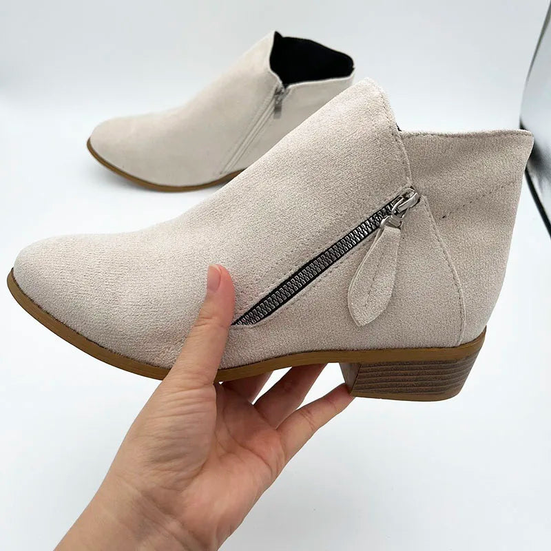 Bequeme und modische orthopädische Stiefel