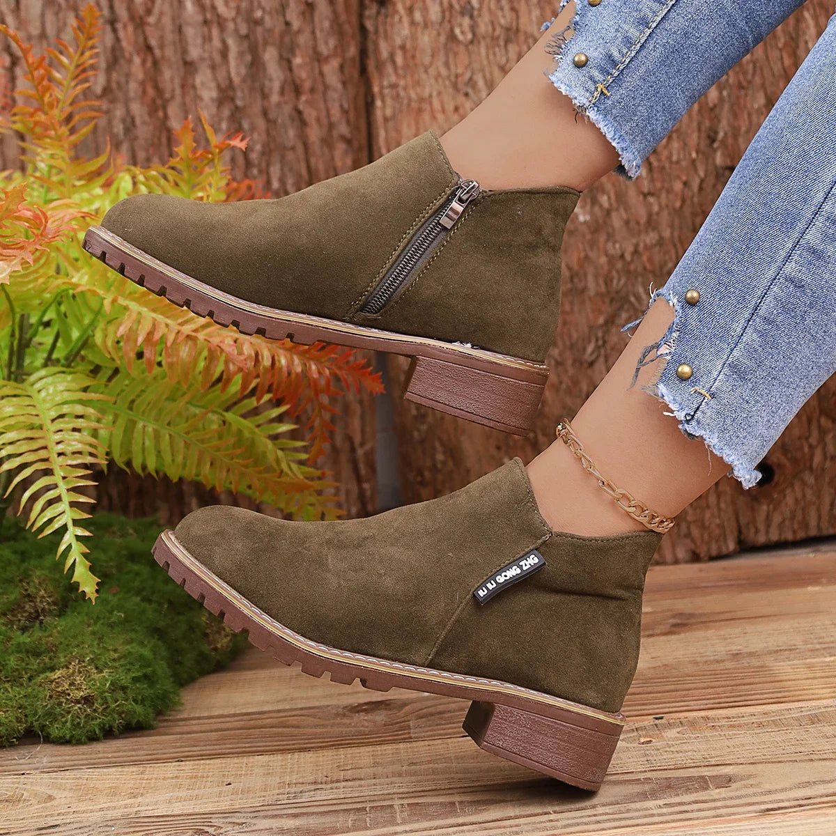 Lässige und stützende orthopädische Stiefel
