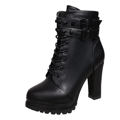 Bequeme und modische orthopädische Stiefel