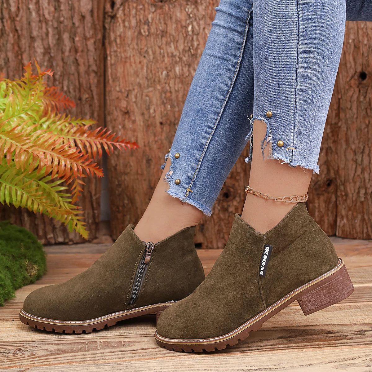 Elegante und stützende orthopädische Stiefel