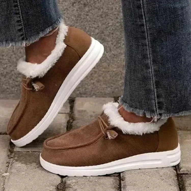 Modische und stützende orthopädische Stiefel