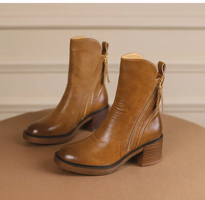 Elegante und stützende orthopädische Stiefel