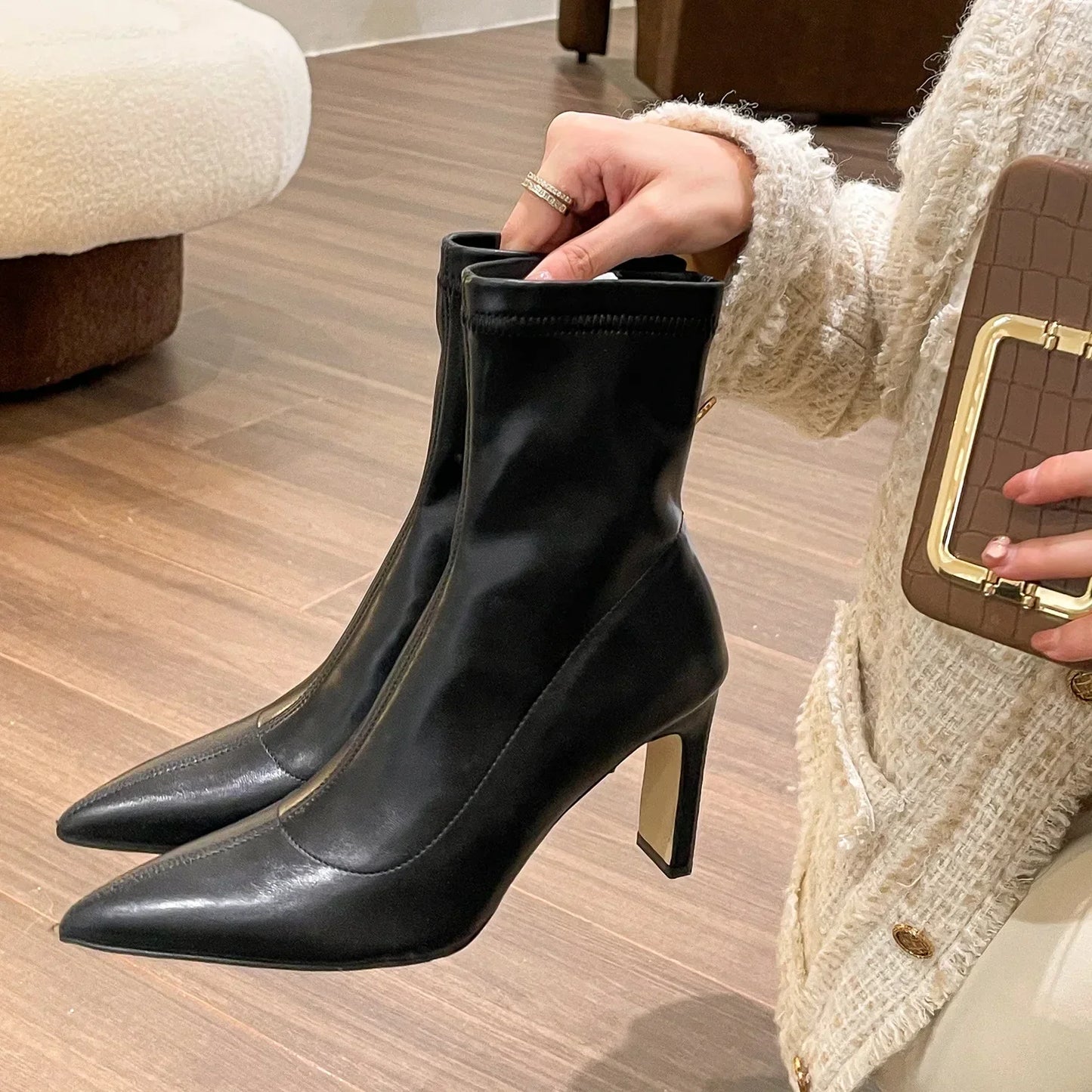 Maßgeschneiderte und bequeme orthopädische Stiefel