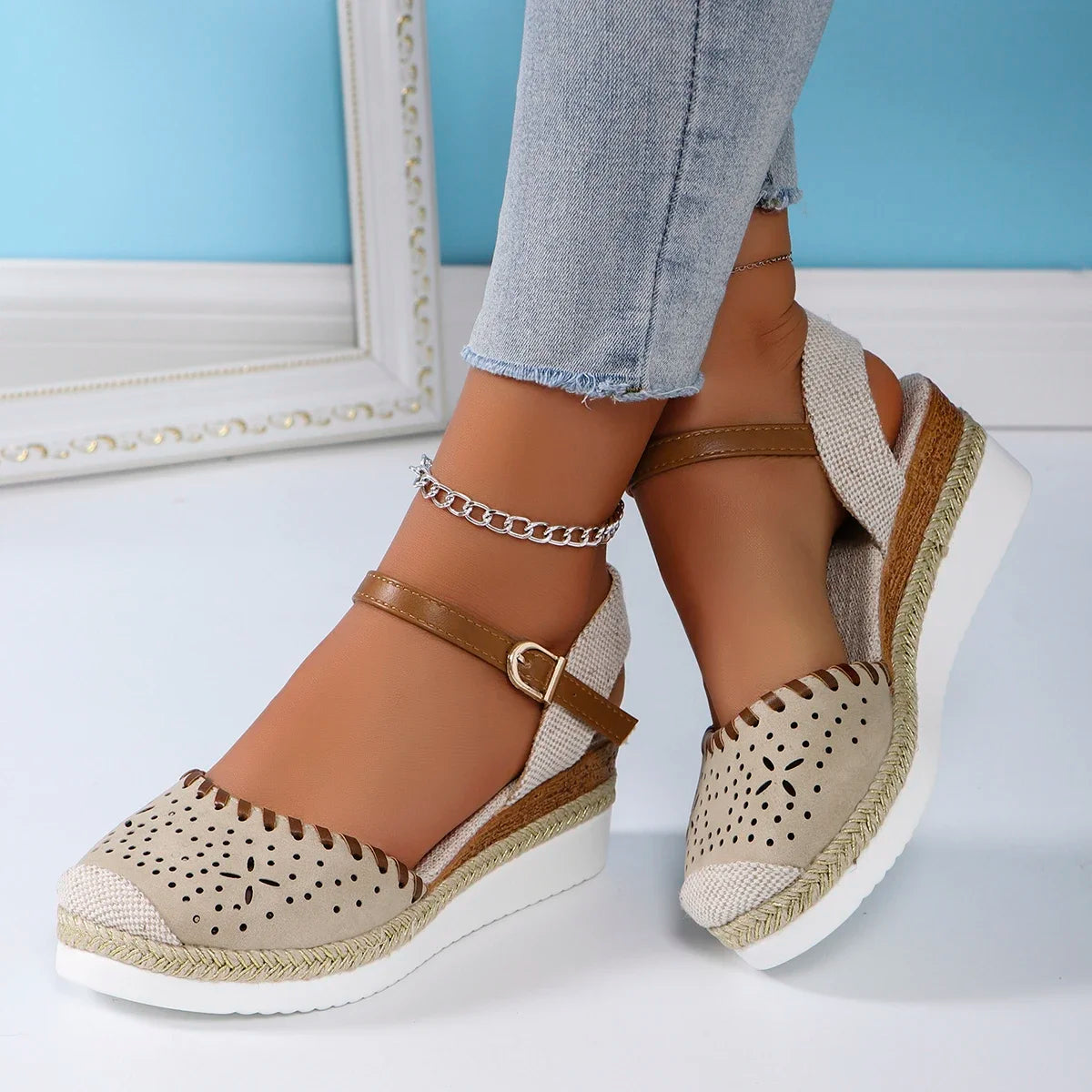 Vielseitige und stützende orthopädische Sandalen