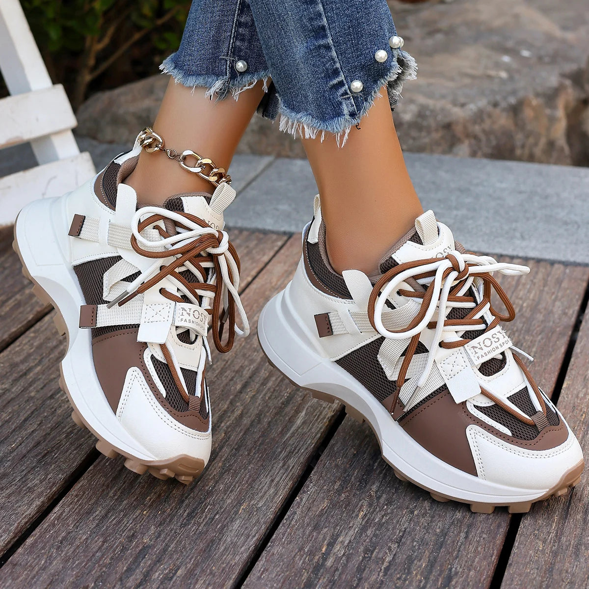 Elegante und stützende orthopädische Turnschuhe