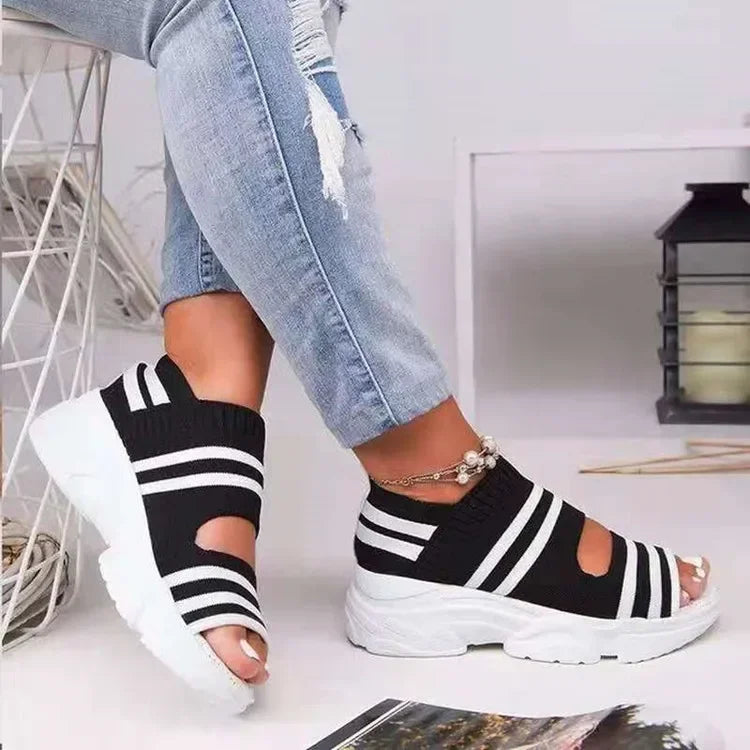 Stützende und stilvolle orthopädische Sandalen