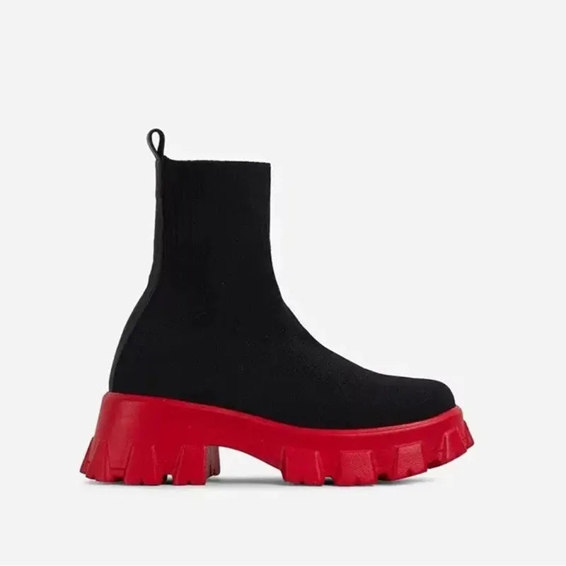 Modische und stützende orthopädische Stiefel