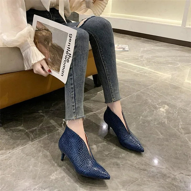 Stützende und trendige orthopädische Stiefel