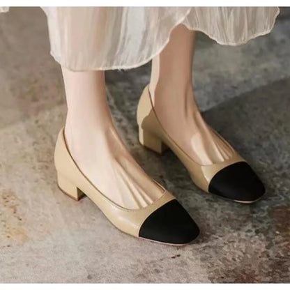 Stützende und stilvolle orthopädische Sandalen