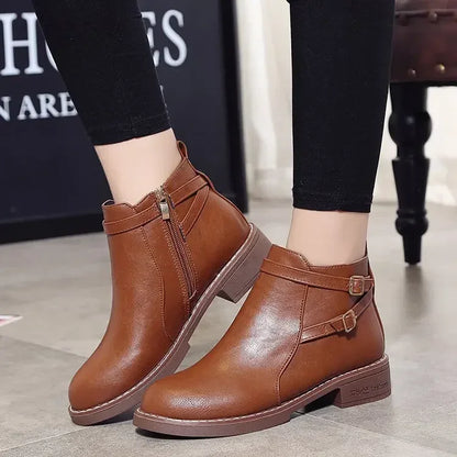 Modische und stützende orthopädische Stiefel