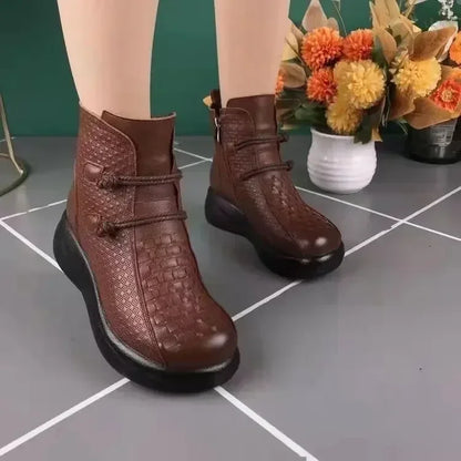 Bequeme und modische orthopädische Stiefel
