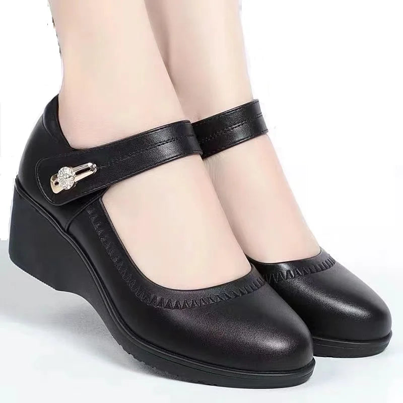 Stützende und stilvolle orthopädische Schuhe