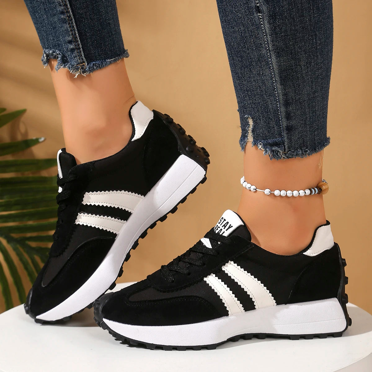 Stützende und trendige orthopädische Turnschuhe