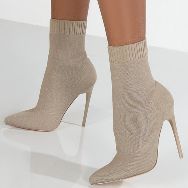 Anmutige Orthopädische Stiefel für modernen Look