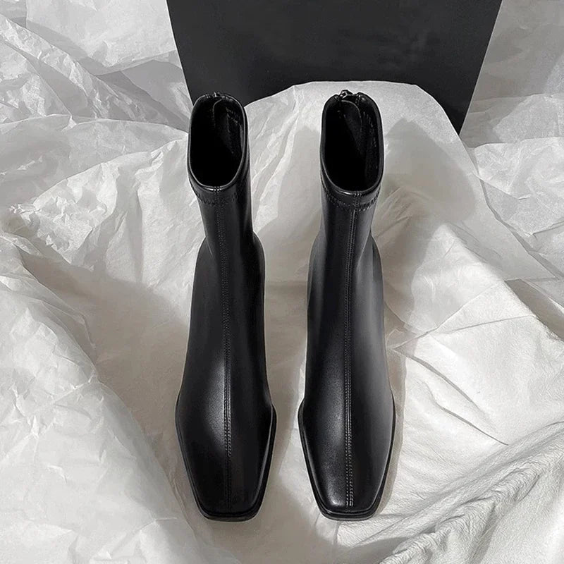 Klassische Orthopädische Stiefel mit zeitlosem Stil