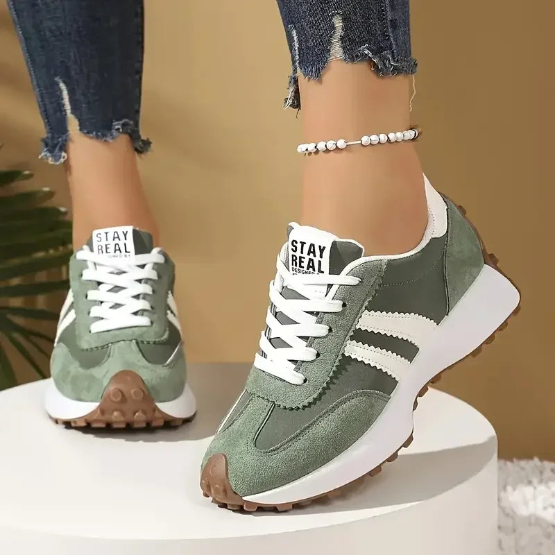 Modische und stützende orthopädische Turnschuhe