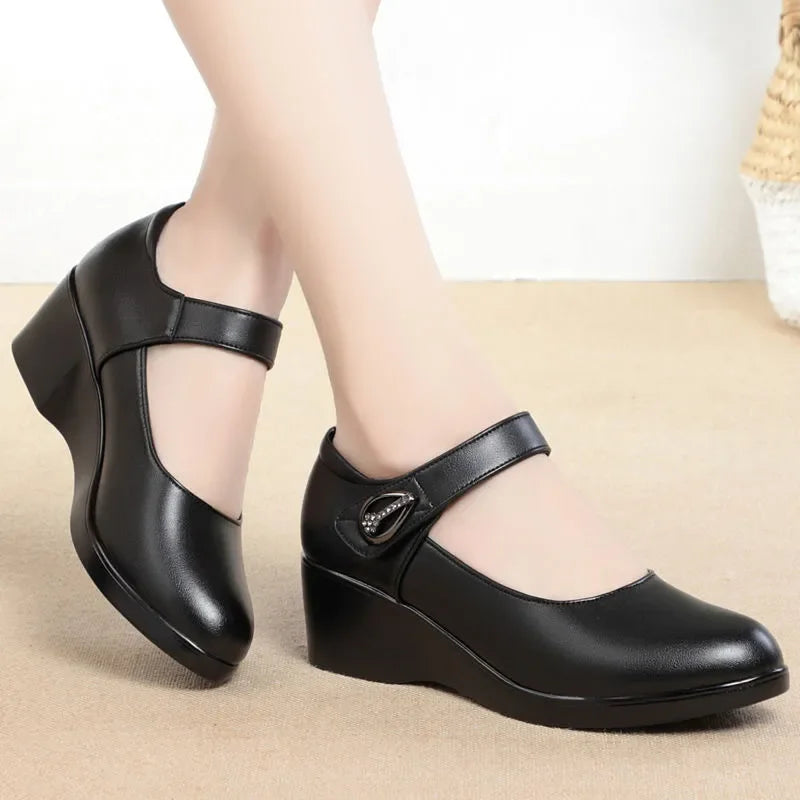 Stützende und trendige orthopädische Stiefel