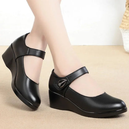 Stützende und trendige orthopädische Stiefel