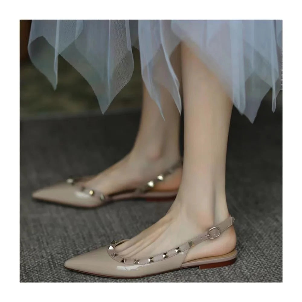 Elegante und stützende orthopädische Absätze