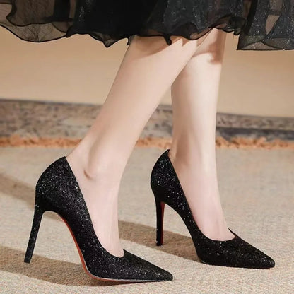 Elegante und stützende orthopädische Absätze
