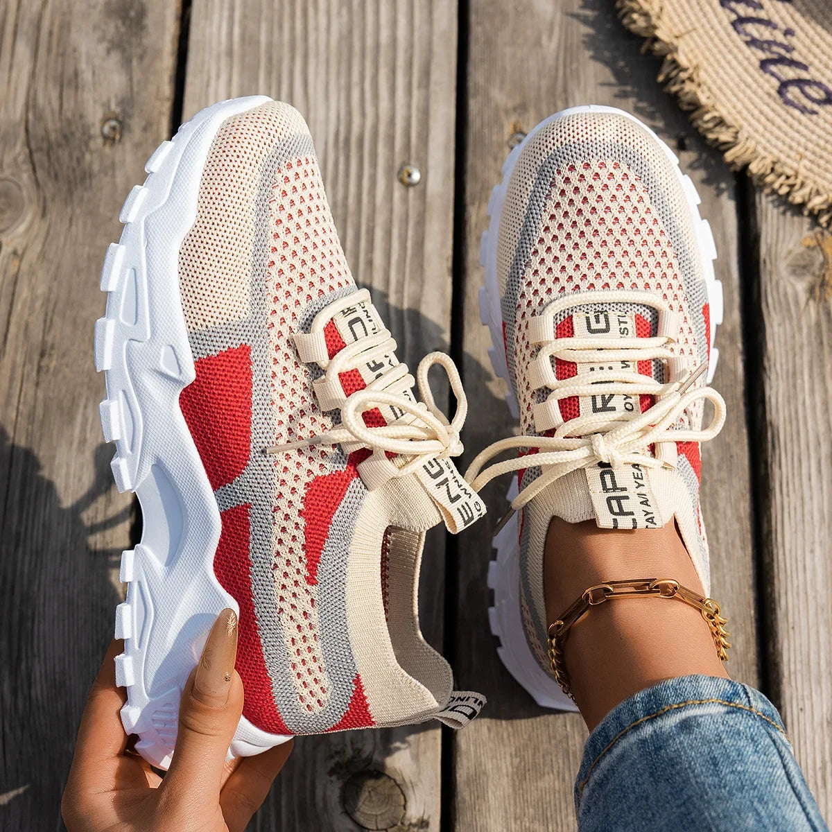 Stützende und stilvolle orthopädische Turnschuhe