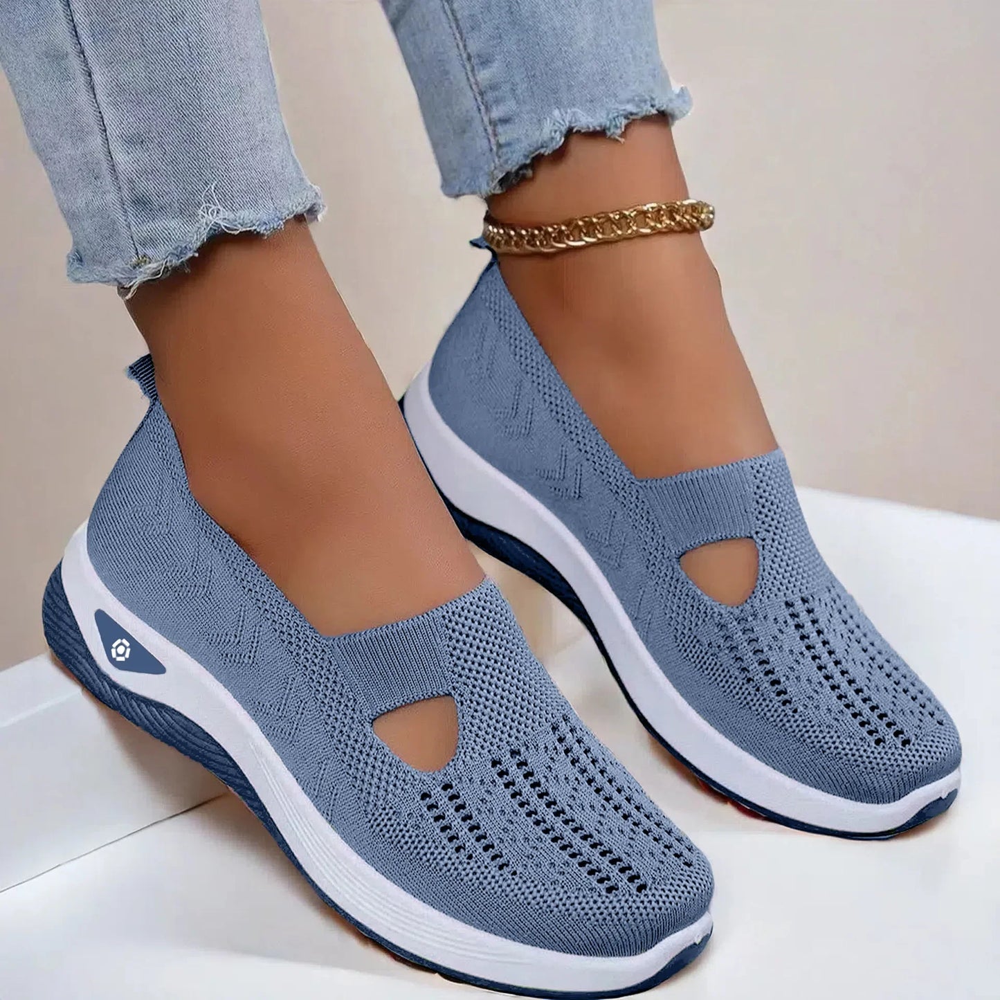Stützende und stilvolle orthopädische Sandalen
