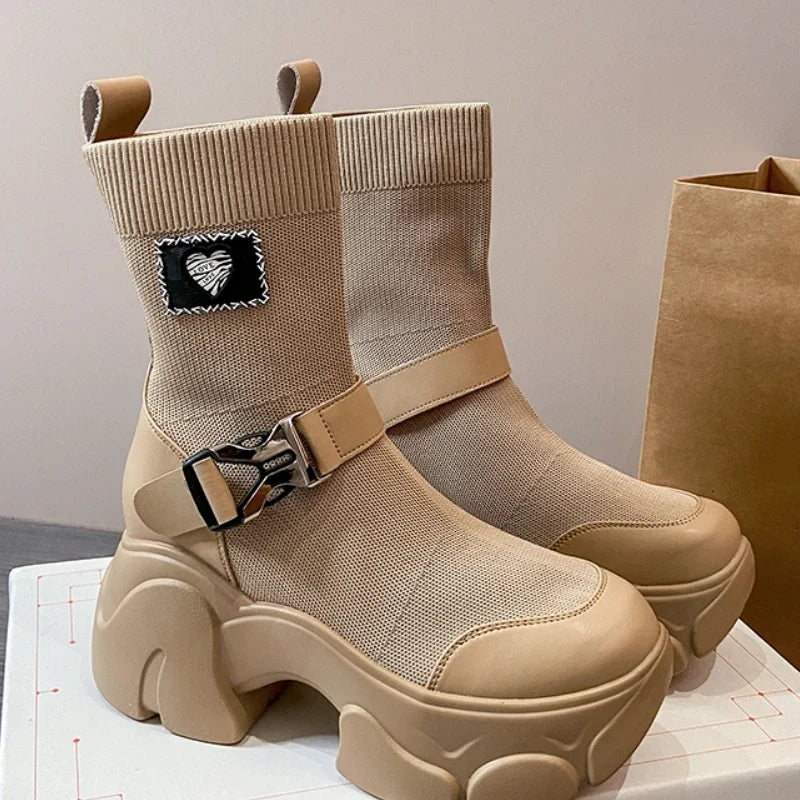 Bequeme und modische orthopädische Stiefel