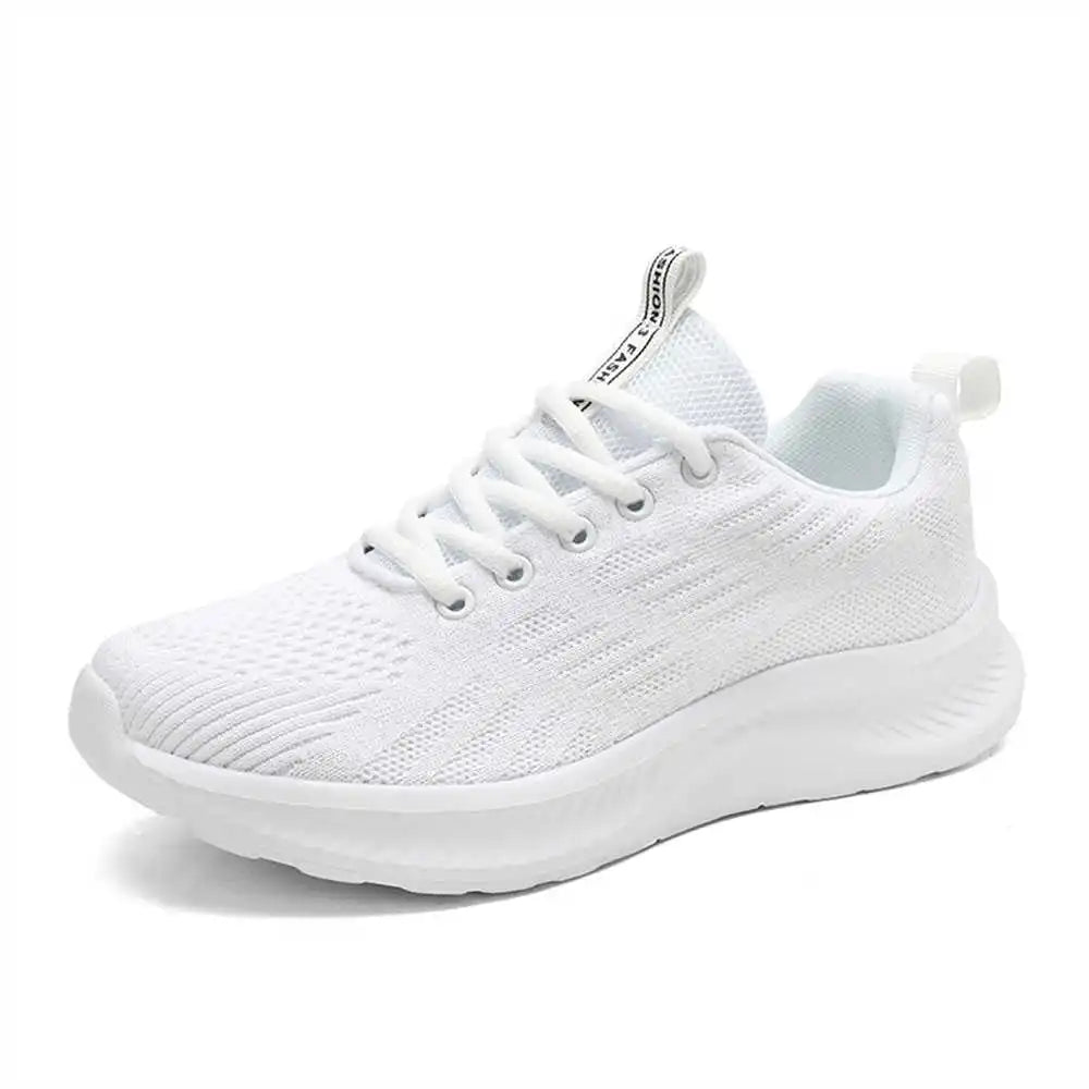 Maßgeschneiderte und bequeme orthopädische Turnschuhe